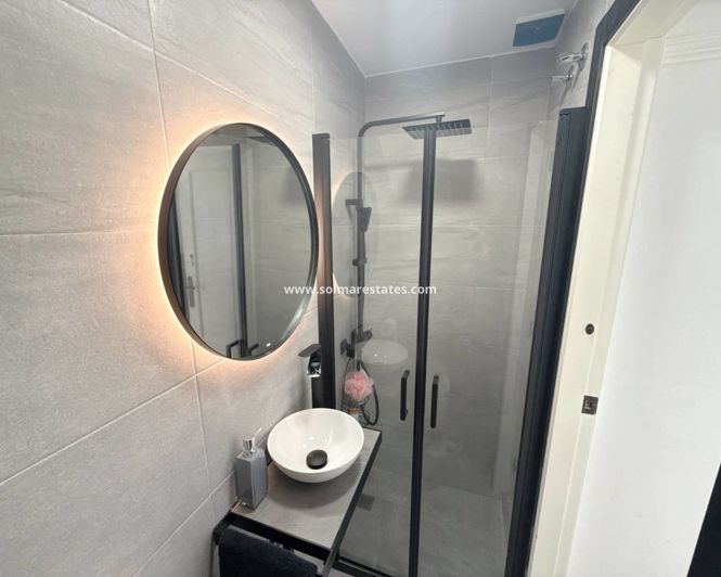 Image No.9-2 Bed Townhouse for sale