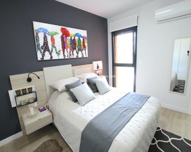 Image No.25-2 Bed Apartment for sale