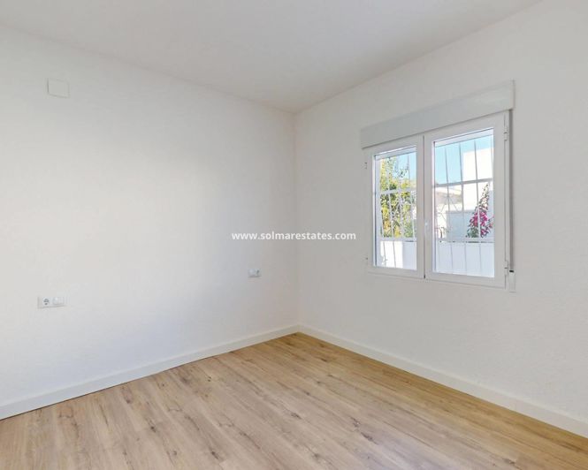 Image No.26-2 Bed Bungalow for sale