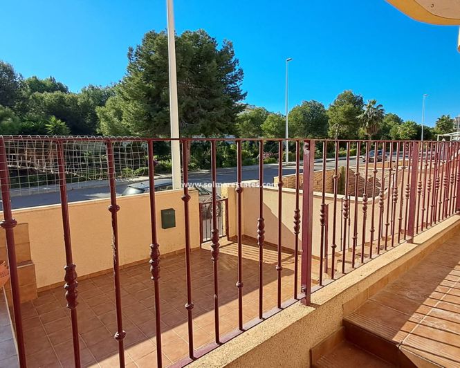 Image No.11-3 Bed House for sale