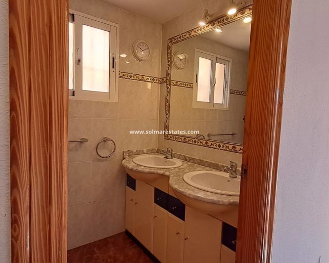 Image No.22-3 Bed House for sale