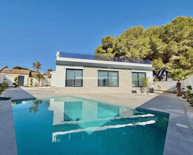 Image No.1-4 Bed Villa for sale