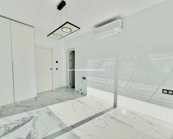 Image No.15-4 Bed Villa for sale