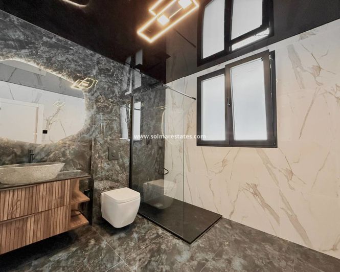 Image No.16-4 Bed Villa for sale