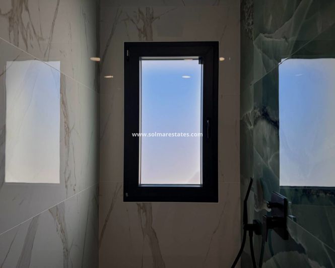 Image No.20-4 Bed Villa for sale