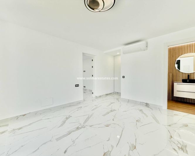 Image No.24-4 Bed Villa for sale