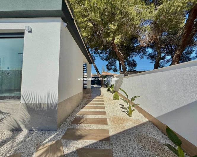 Image No.40-4 Bed Villa for sale