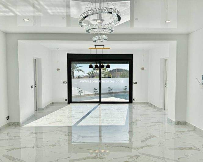 Image No.5-4 Bed Villa for sale