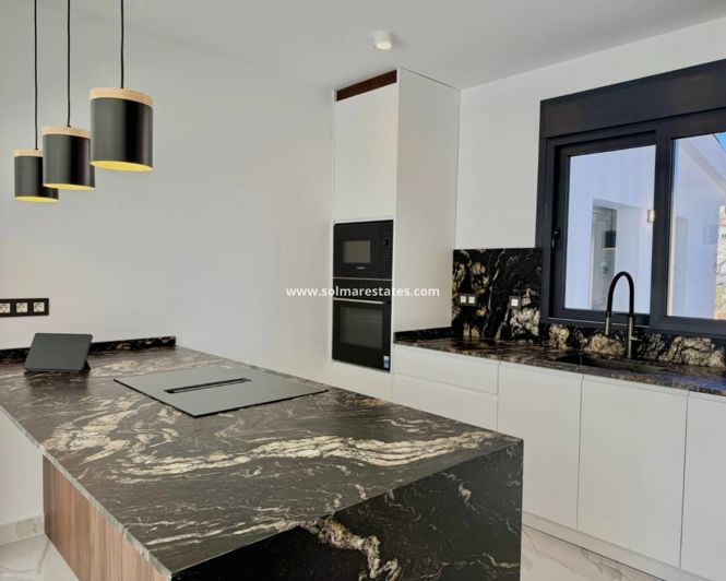 Image No.7-4 Bed Villa for sale