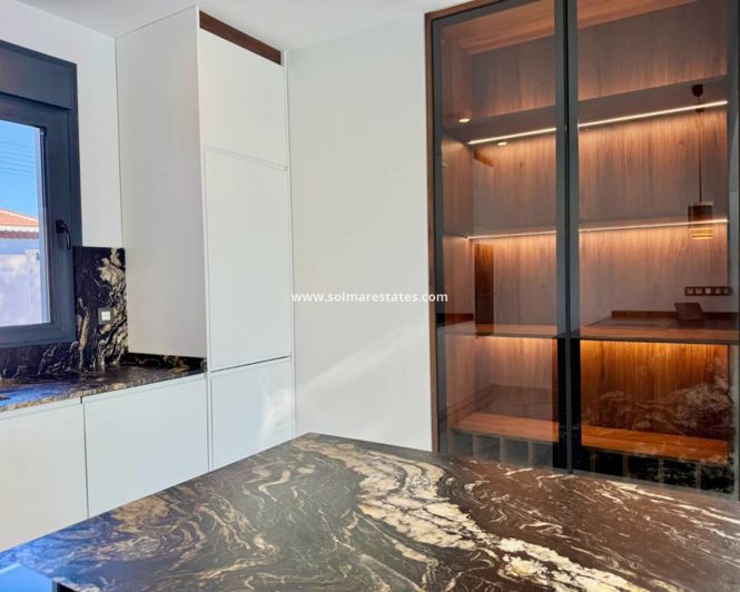 Image No.8-4 Bed Villa for sale