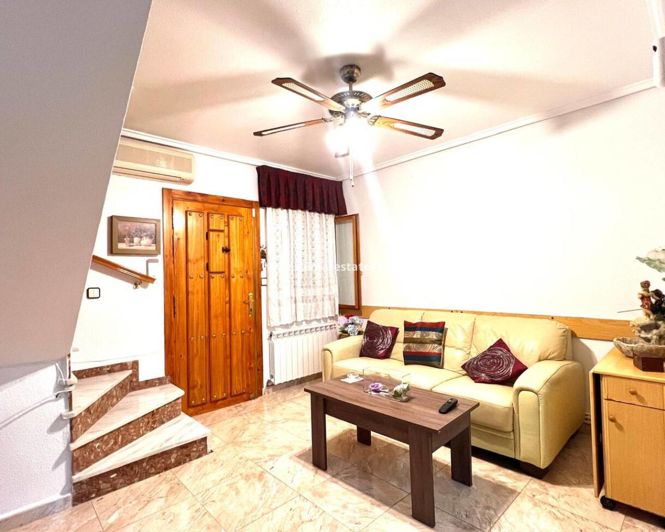 Image No.14-3 Bed House for sale