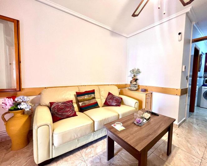 Image No.15-3 Bed House for sale