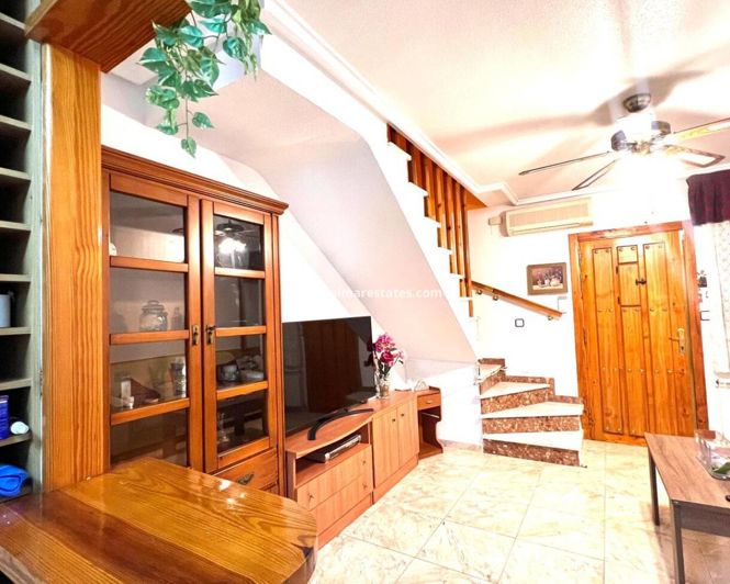 Image No.16-3 Bed House for sale