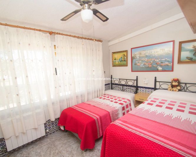 Image No.27-3 Bed House for sale