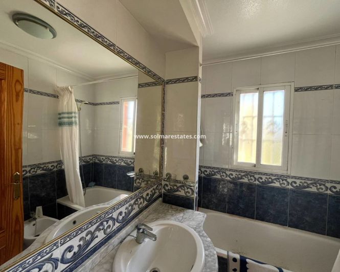 Image No.24-2 Bed House for sale