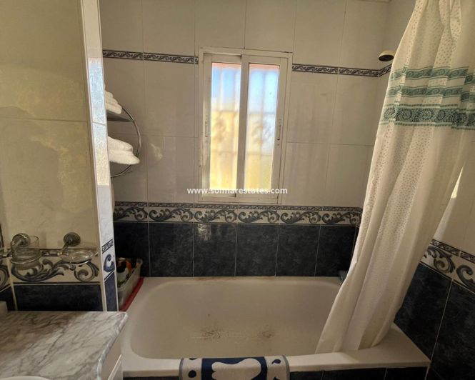 Image No.25-2 Bed House for sale