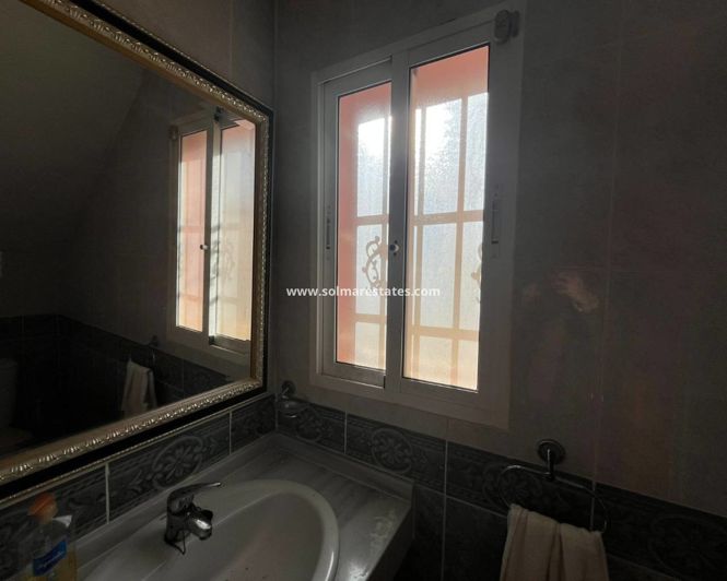 Image No.28-2 Bed House for sale