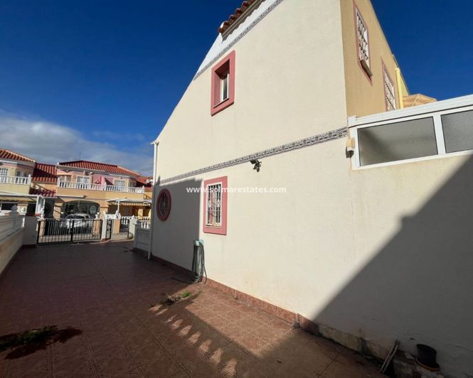 Image No.35-2 Bed House for sale