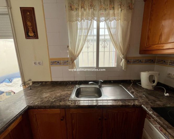 Image No.6-2 Bed House for sale