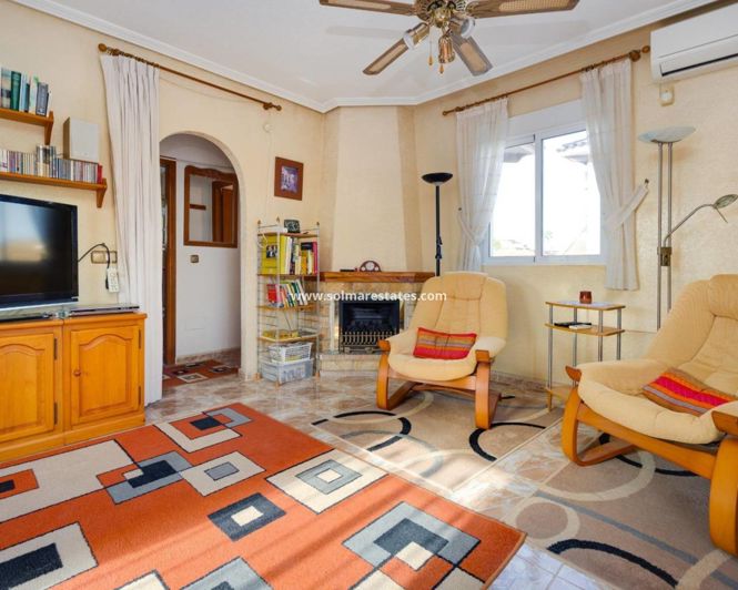 Image No.2-Villa de 4 chambres à vendre à Playa Flamenca