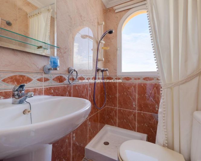 Image No.24-Villa de 4 chambres à vendre à Playa Flamenca