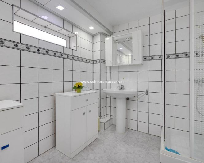 Image No.26-Villa de 4 chambres à vendre à Playa Flamenca