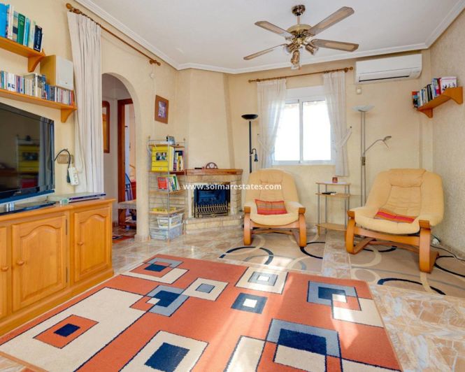 Image No.3-Villa de 4 chambres à vendre à Playa Flamenca