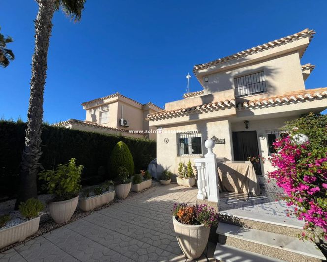 Image No.12-3 Bed Villa for sale