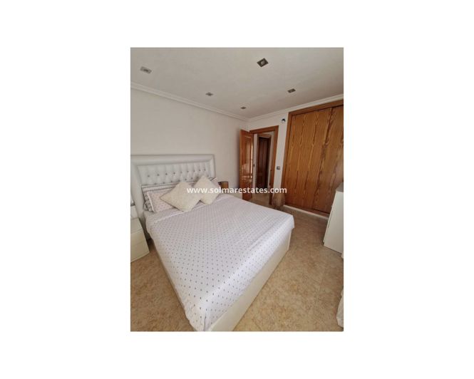 Image No.6-3 Bed House for sale