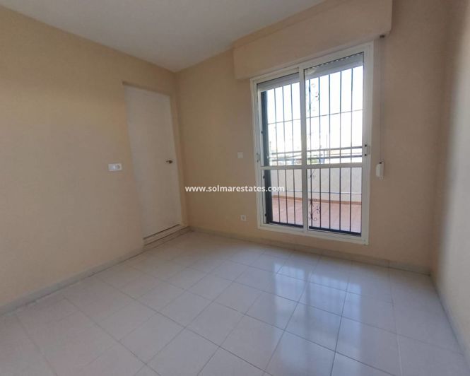 Image No.10-3 Bed Townhouse for sale