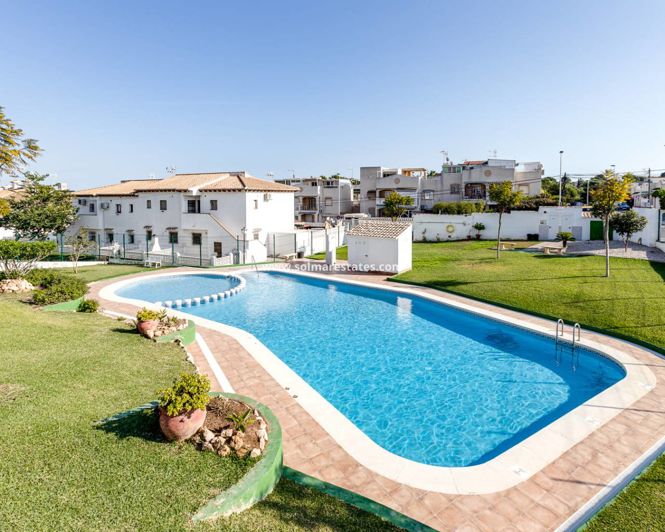 Image No.15-3 Bed Townhouse for sale