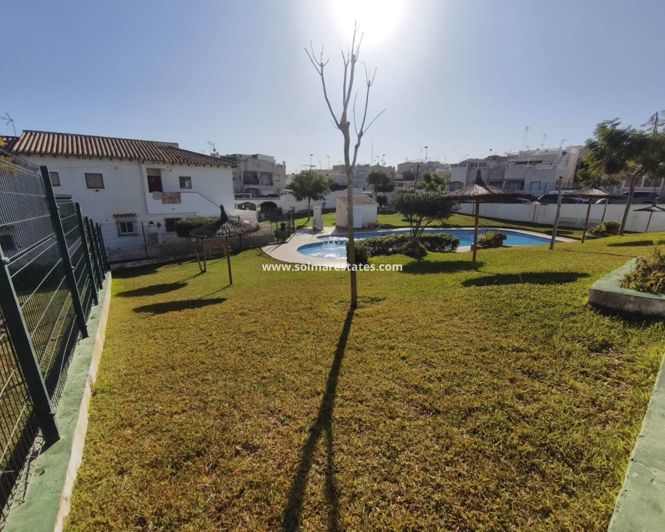 Image No.18-3 Bed Townhouse for sale