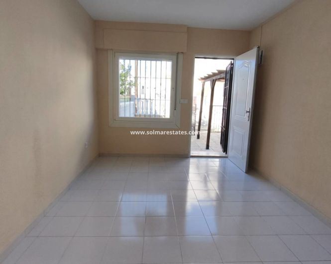 Image No.3-3 Bed Townhouse for sale