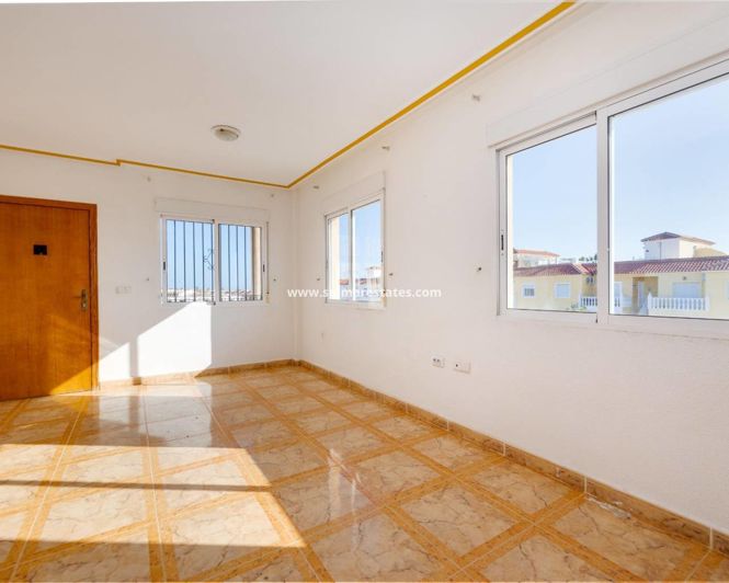 Image No.19-2 Bed Apartment for sale