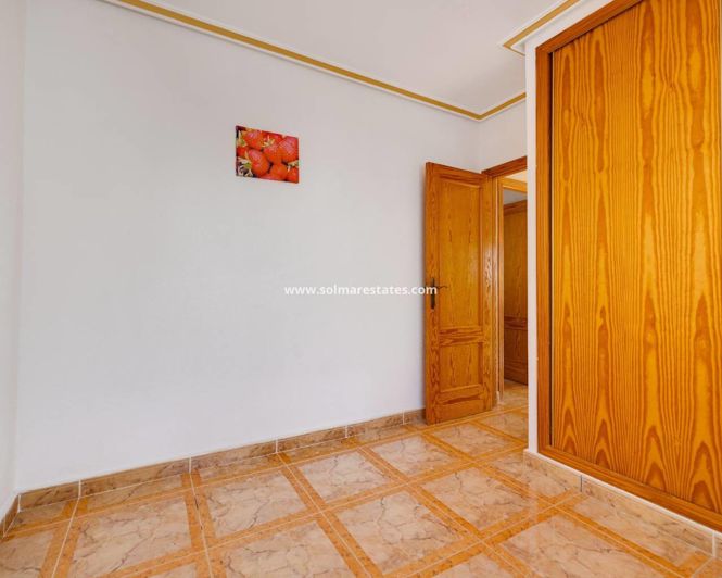 Image No.25-2 Bed Apartment for sale