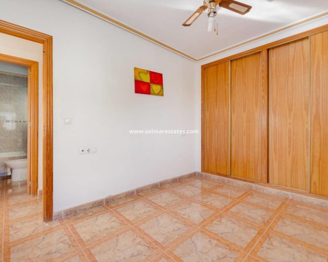 Image No.28-2 Bed Apartment for sale