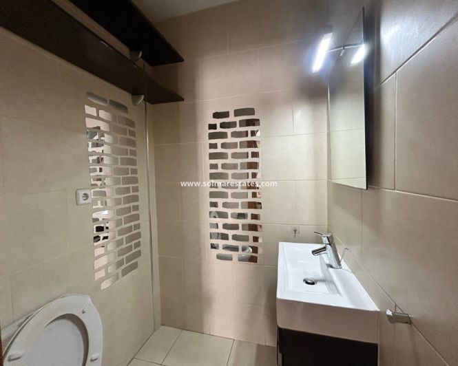 Image No.11-2 Bed Townhouse for sale