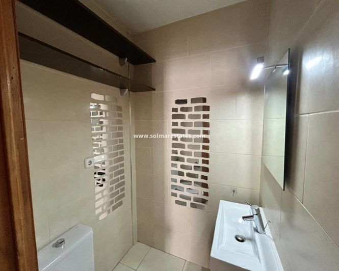 Image No.12-2 Bed Townhouse for sale