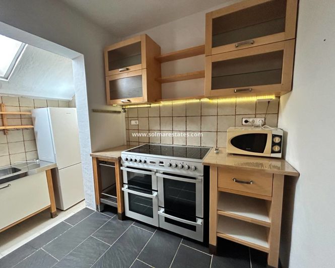 Image No.14-2 Bed Townhouse for sale