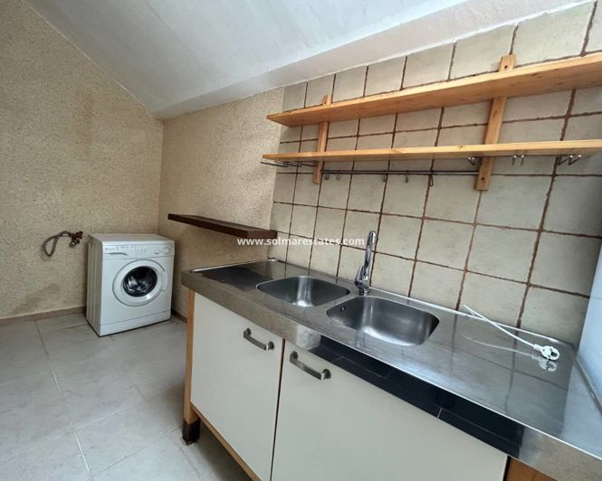 Image No.18-2 Bed Townhouse for sale