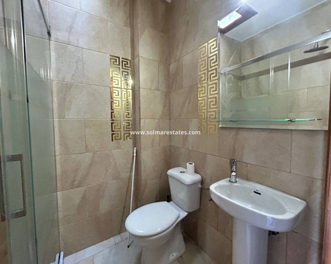 Image No.25-2 Bed Townhouse for sale