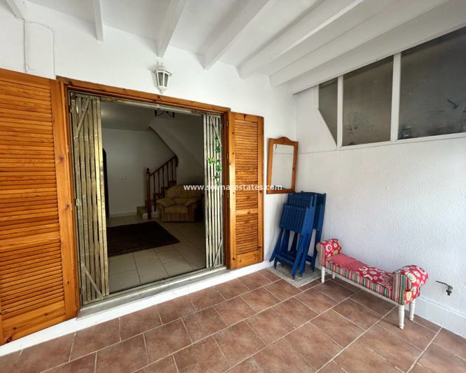 Image No.6-2 Bed Townhouse for sale