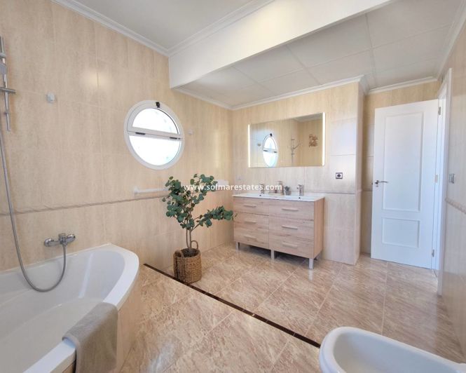 Image No.16-3 Bed Villa for sale