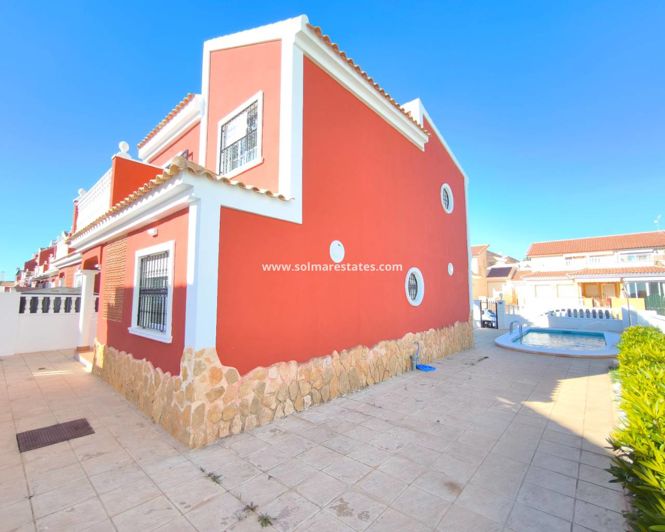 Image No.29-3 Bed Villa for sale