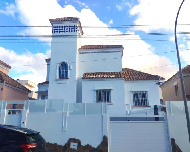 Image No.2-4 Bed Villa for sale