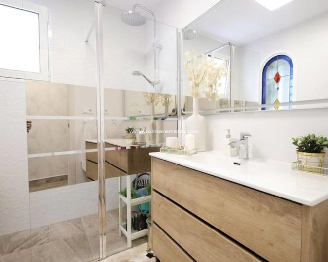 Image No.26-4 Bed Villa for sale