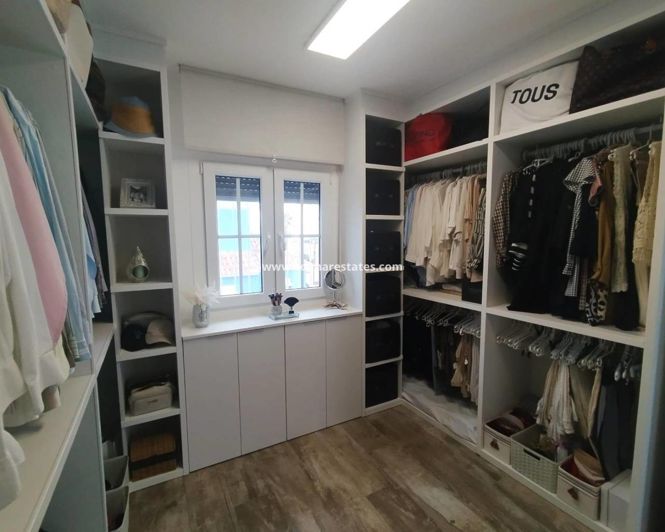 Image No.33-4 Bed Villa for sale