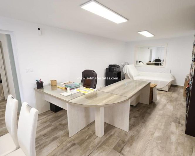 Image No.40-4 Bed Villa for sale