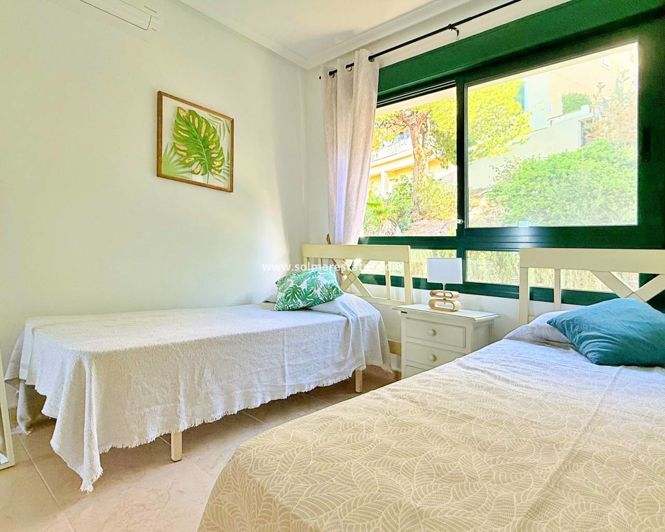 Image No.27-2 Bed Townhouse for sale