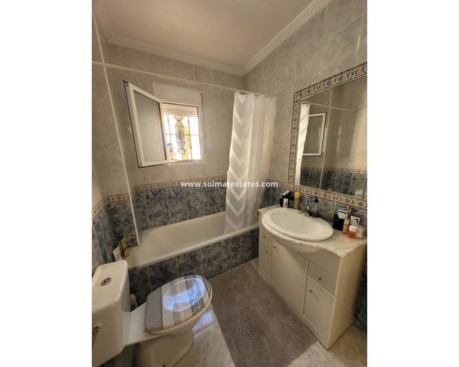 Image No.11-2 Bed Townhouse for sale